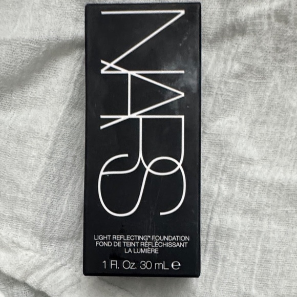 NARS Other - NARS Light Reflecting Foundation - Black Packaging